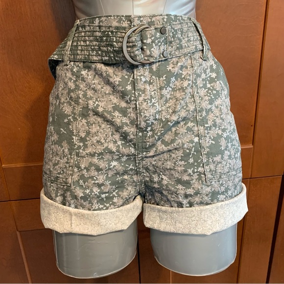 NWT Belted floral short can be rolled up - Picture 13 of 16